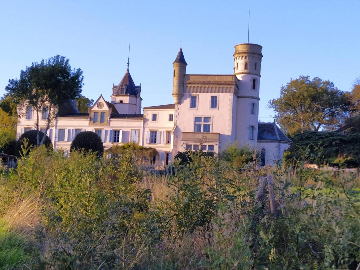 Chateau De Villeneuve - Montolieu 외부 사진